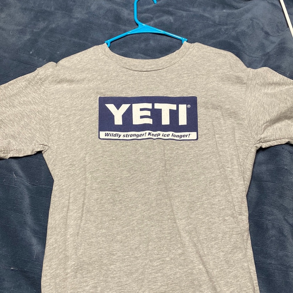 YETI logo tshirt
